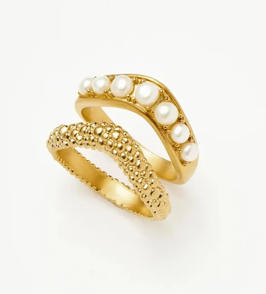 The Day to Night Ring Set